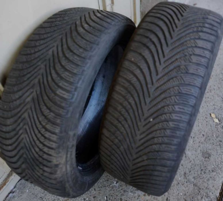 4  anvelope de iarna 215 55 R17 Michelin si Pirelli