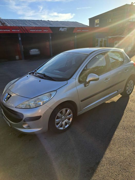 Peugeot 207 motor 1,4 , benzina
