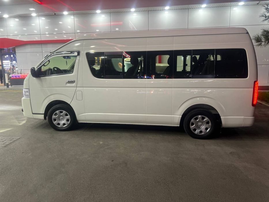 Срочно продается Тайота Хайс 2013 года