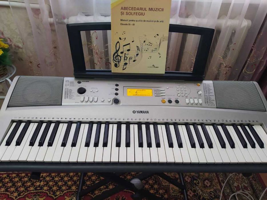 Пианино Yamaha PSR 313
