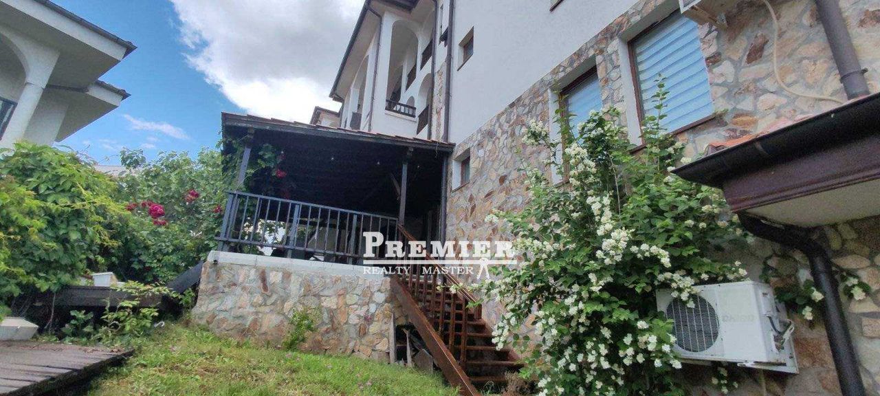 Продава се Тристаен апартамент в к.к. Слънчев бряг - 116 кв.м за 1225 €/кв.м - Снимка #10