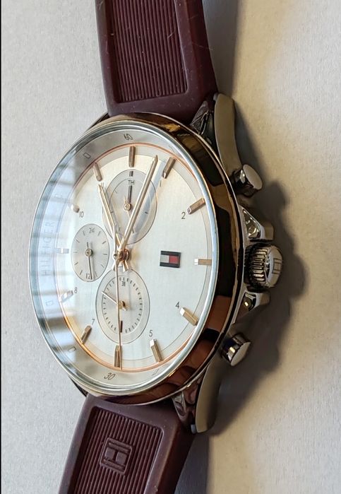 Ceas Tommy Hilfiger Stella ca nou, in garantie.