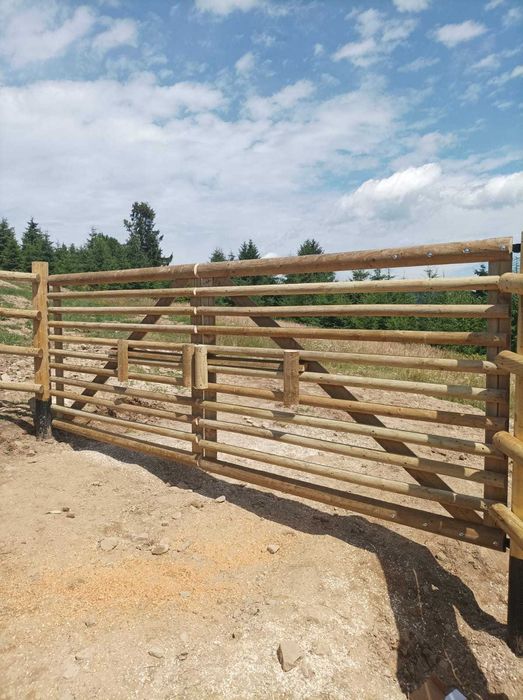 Porti rustice din lemn calibrat