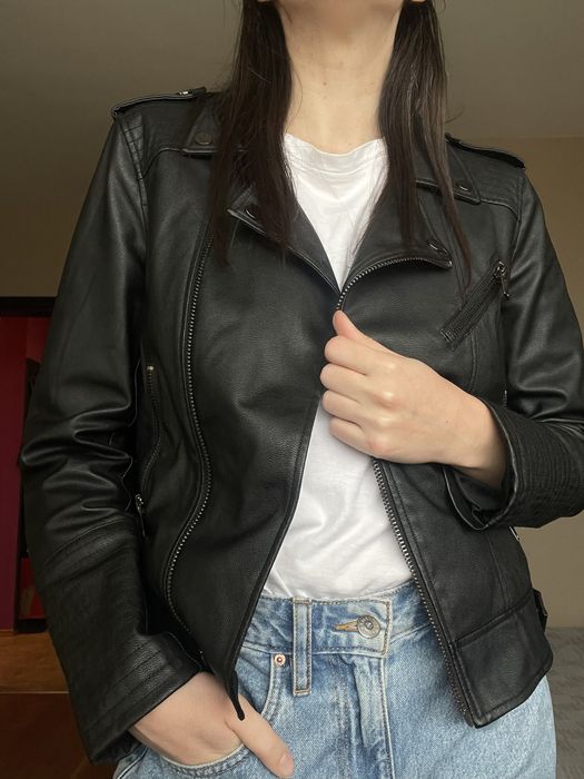 Байкър черно яке Betty Barclay