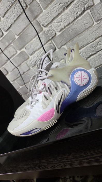 Оригинальные кроссы Li-ning