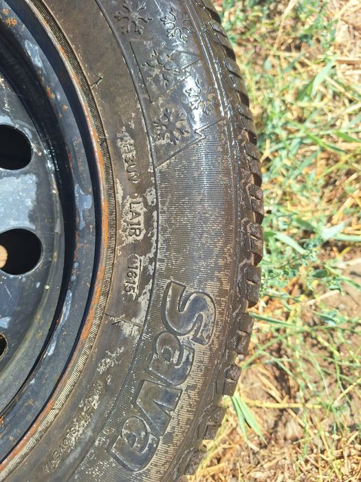 Продается зимние шины, размеры 205/65R15