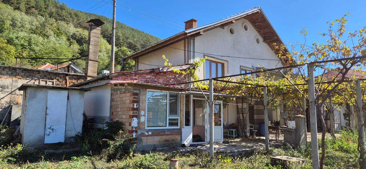 Продава се Къща в Казанлък - 250 кв.м за 490 €/кв.м - Снимка #3