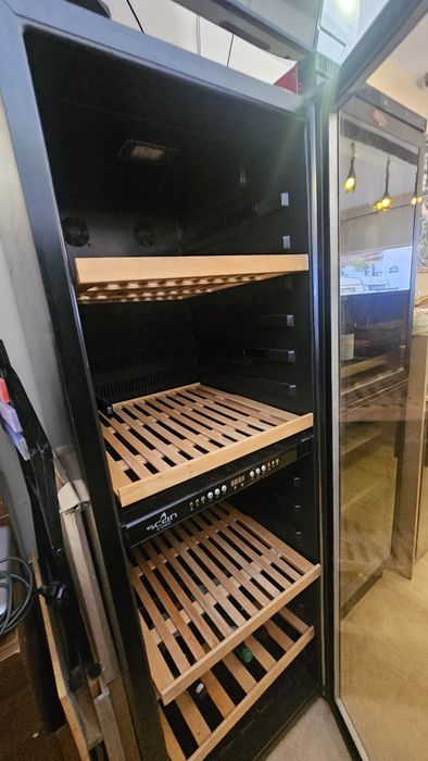 Frigider de vinuri Scan Cool