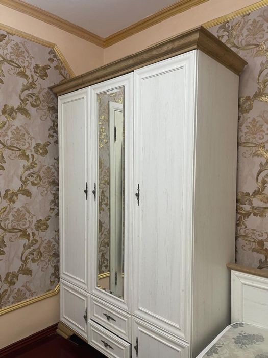 Спальний гарнитур