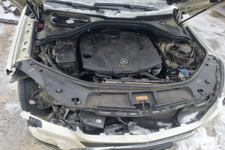 Oglinda stop tripla far prag centura centuri stanga punte jug Mercedes ML350 w166 motor 3.0cdi dezmembrez