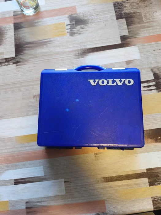 Кутия за крушки и бушони VOLVO оригинална