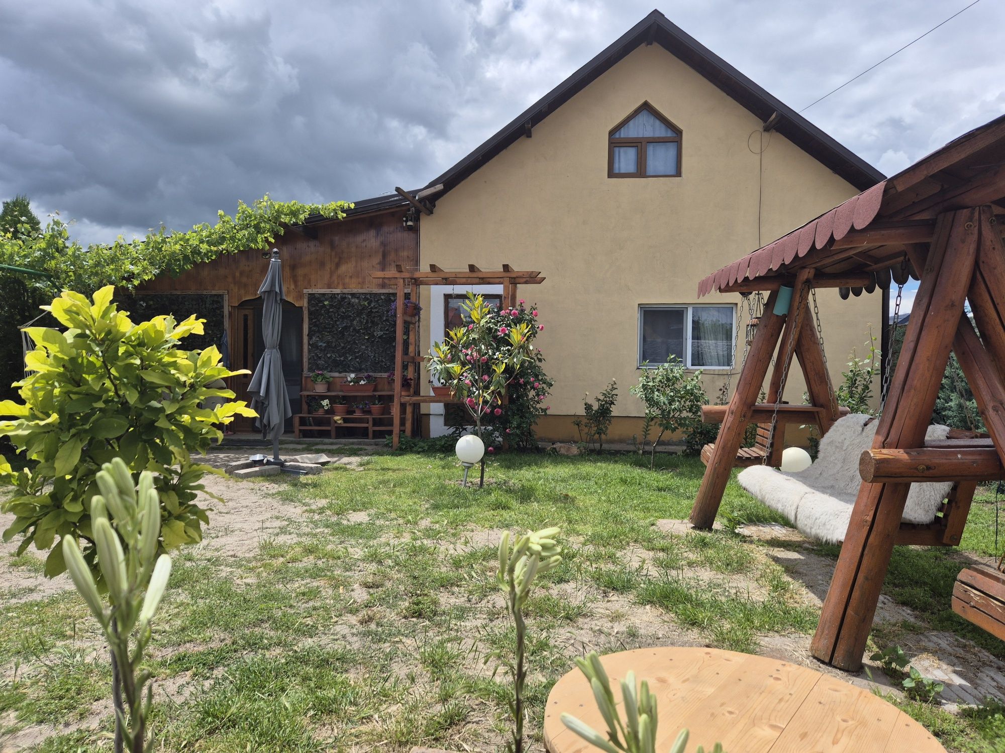 Casa 3 camere plus leaving
