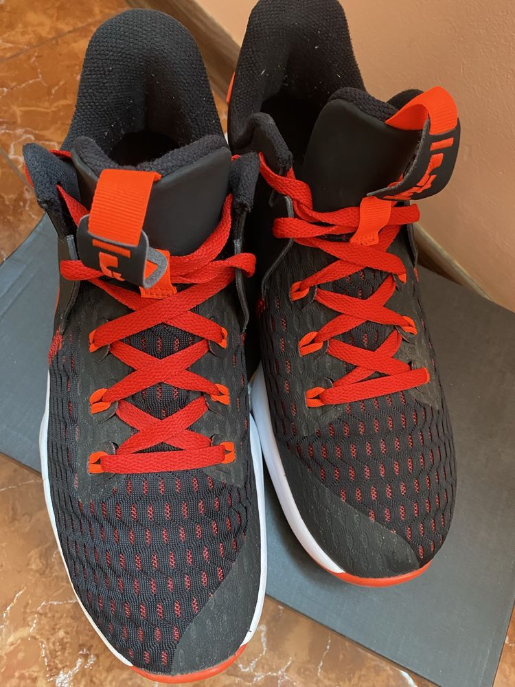 Маратонки Nike Lebron Witness 5