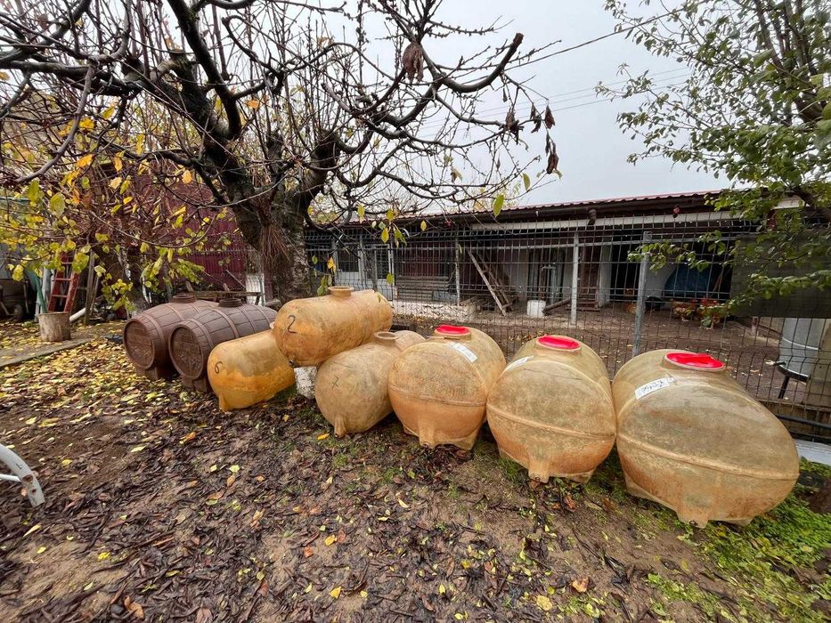 Butoaie de vin fibră de sticlă 200/300L și plastic 400L