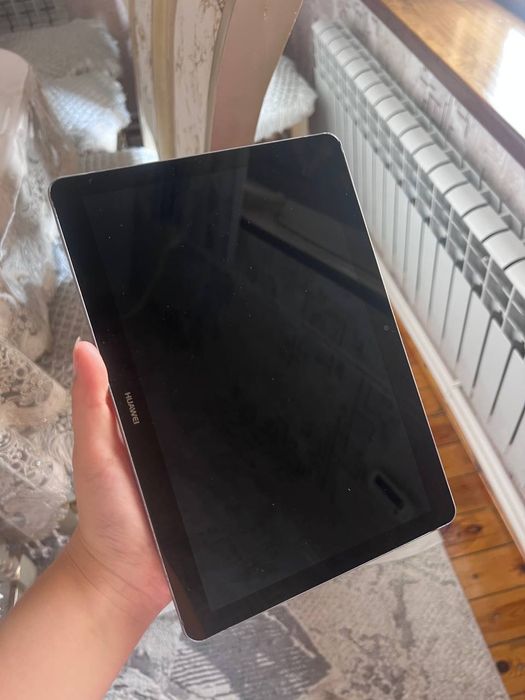 Планшет Huawei MediaPad T3 10 (AGS-L09)
Состояние рабочее, без коробки