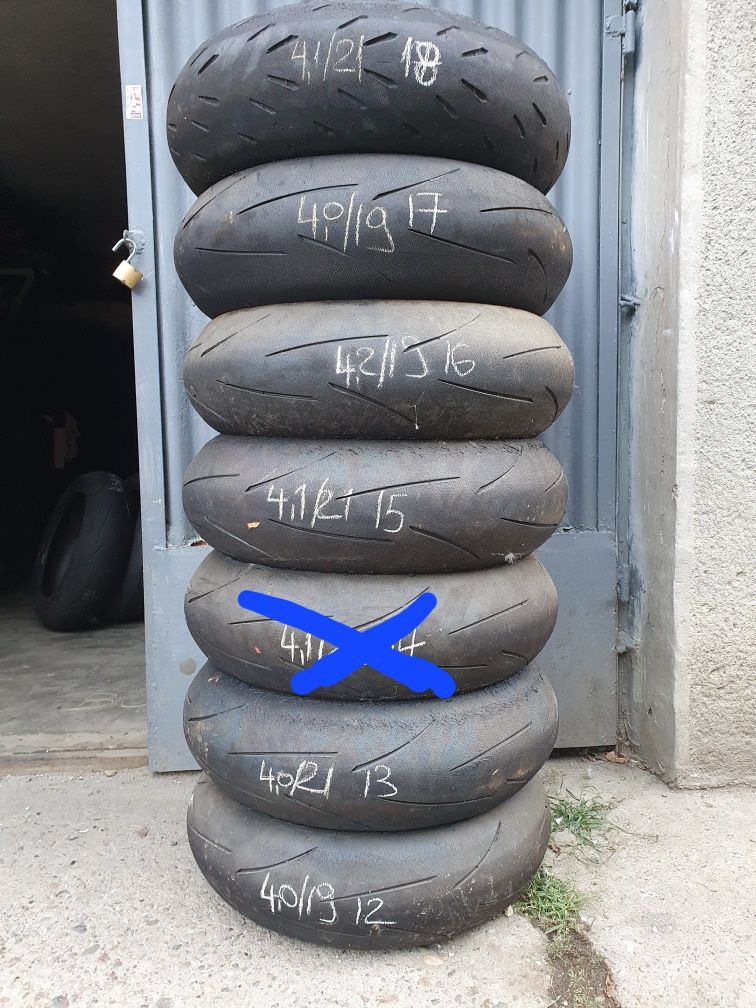 Vand cauciucuri moto Pirelli, Dunlop,Bridgestone, Metzeler,Michelin.