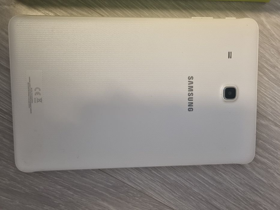 Samsung Galaxy Tab E cu sim