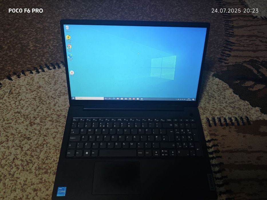 Lenovo Core i5 Intel (R)