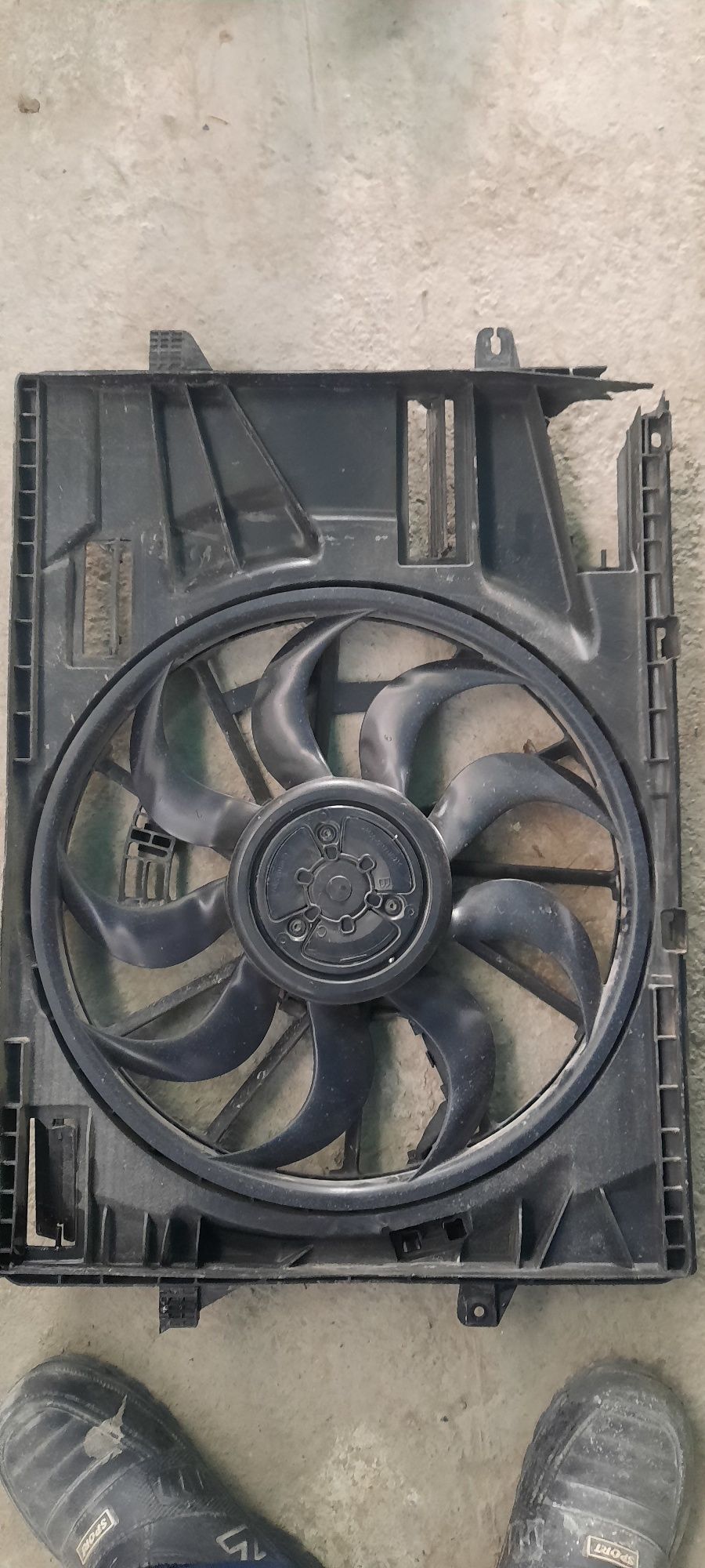Диффузор радиатора(вентилятор) КИА К5