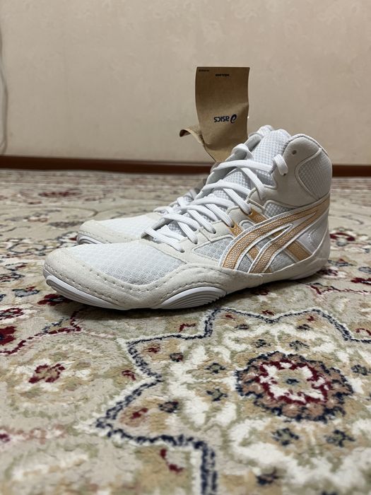 Продам борцовки Asics
