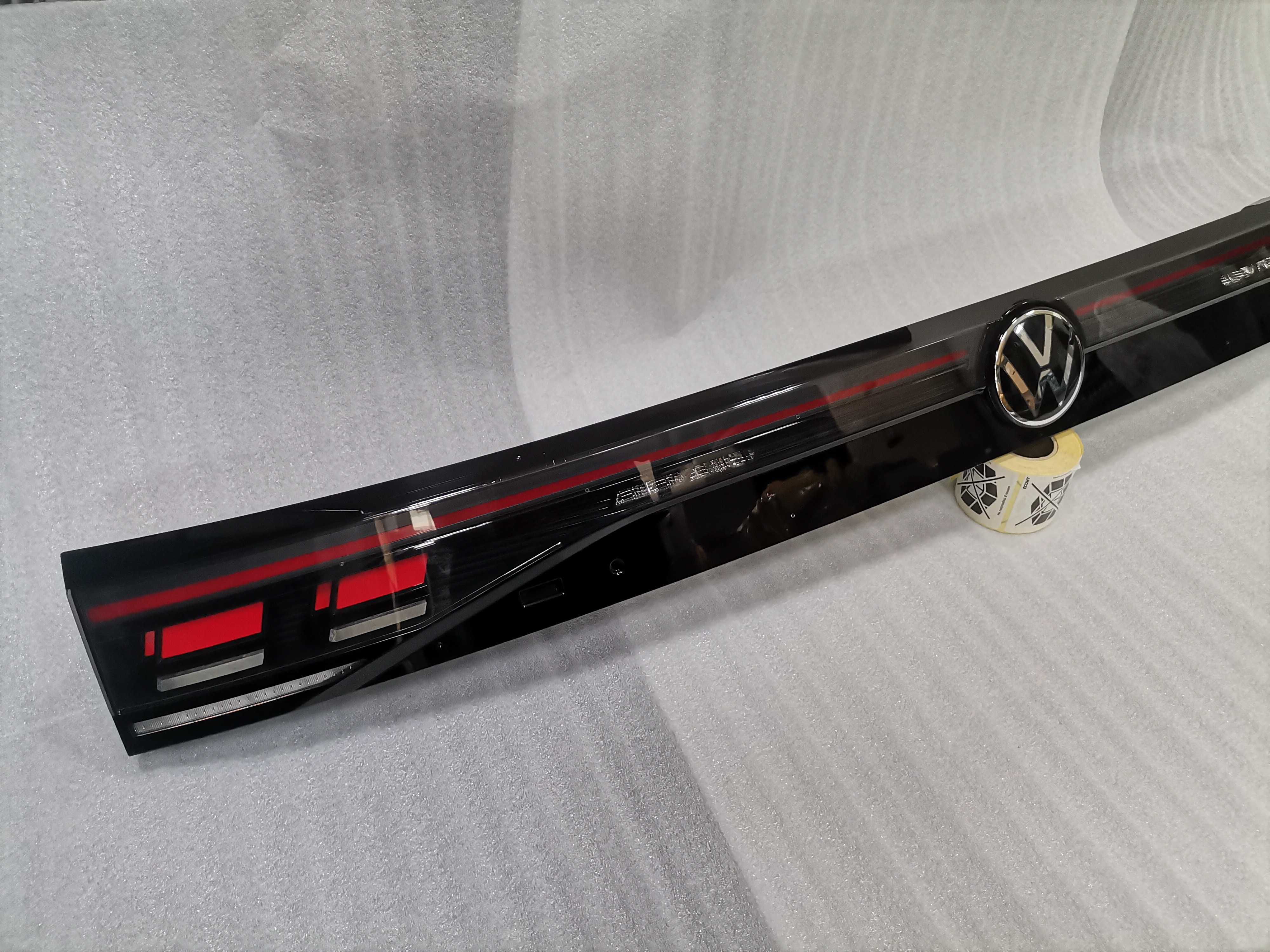 3J0945307 B C Нов Централен IQ Light Стоп VW Passat B9 Variant R Line