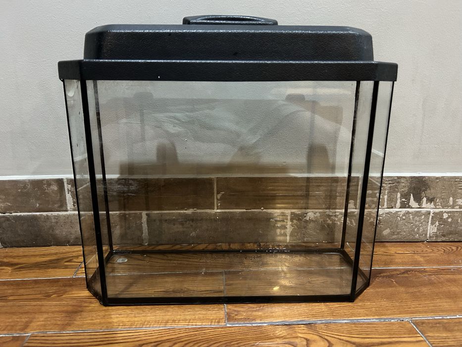 Продам аквариум со всеми дополнениями