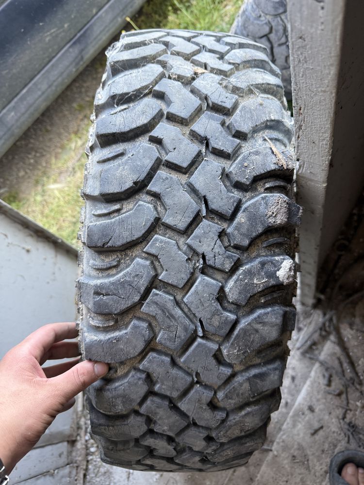 Продава се гуми за кал