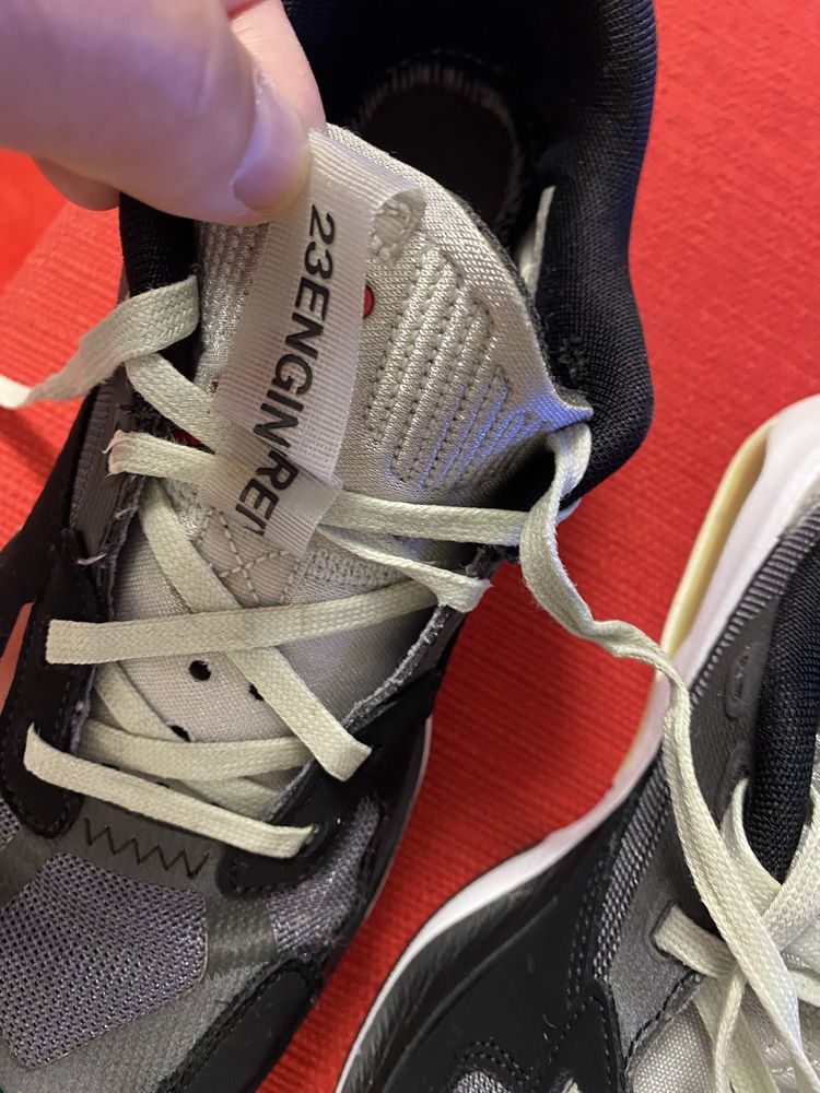 De vanzare adidasi jordan nr 39,5