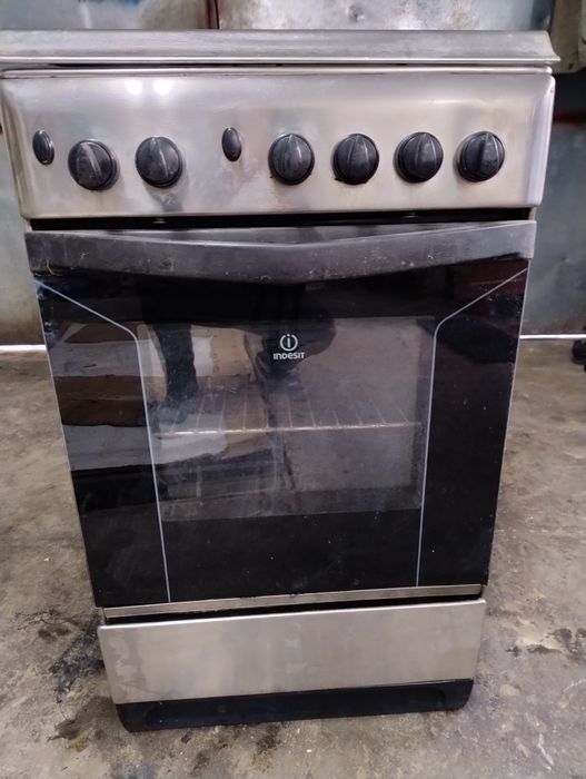 Aragaz Indesit functional