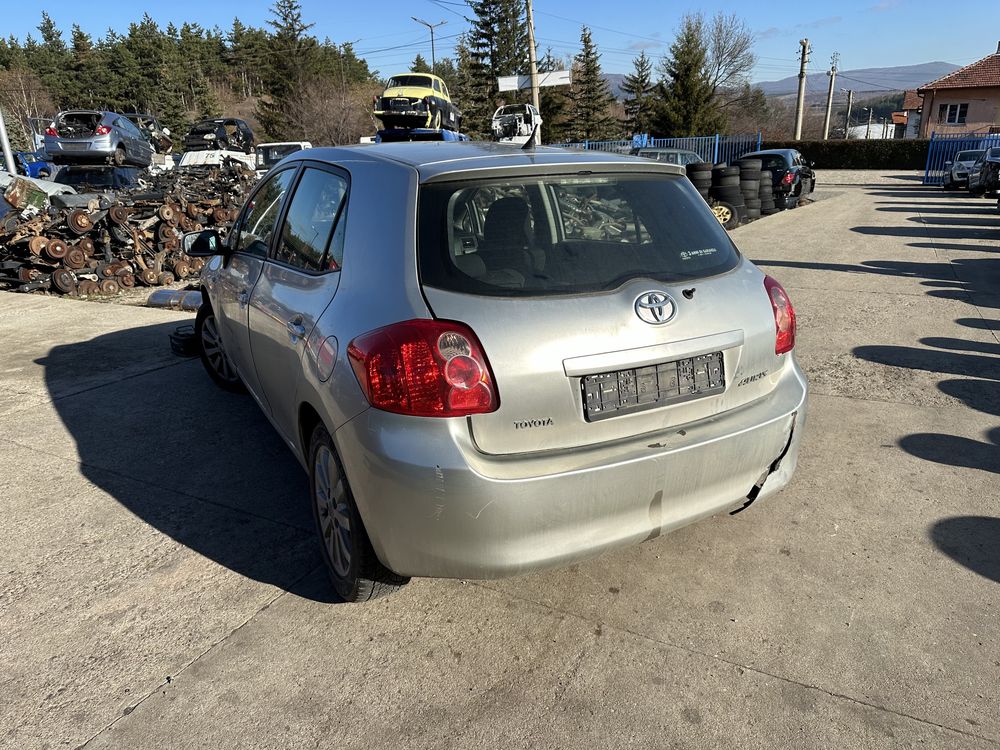 Toyota Auris 1.6 НА ЧАСТИ