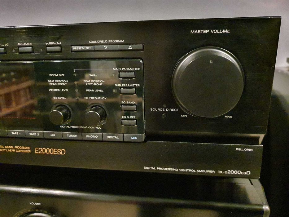 preamplificator SONY TA-E 2000 ESD cu telecomanda RM-S311