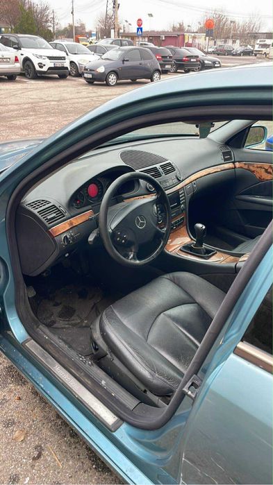 Mercedes e class usor avariat 2.2diesel