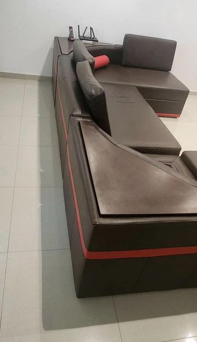 Colțar in formă de U plus masa din sticla