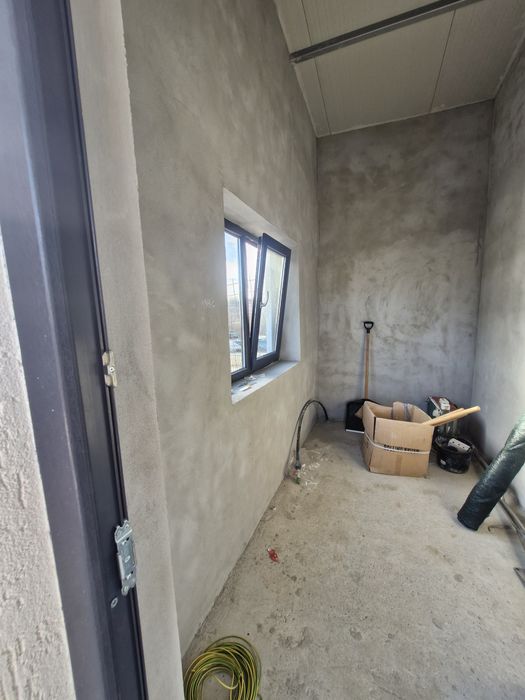 Teren si clădire de închiriat intrare Pucioasa vis-a-vis Pompierii