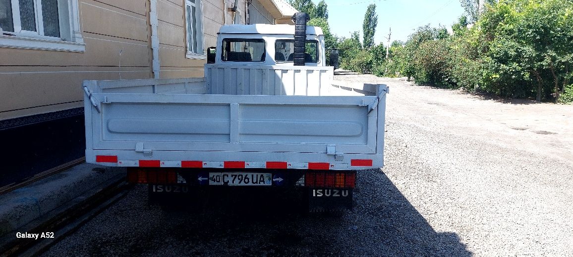 Isuzu samasval sotiladi xolati yaxshi