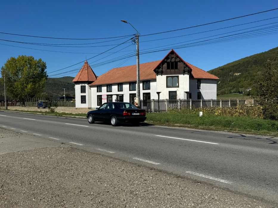 Inchiriez spatiu 670 mp