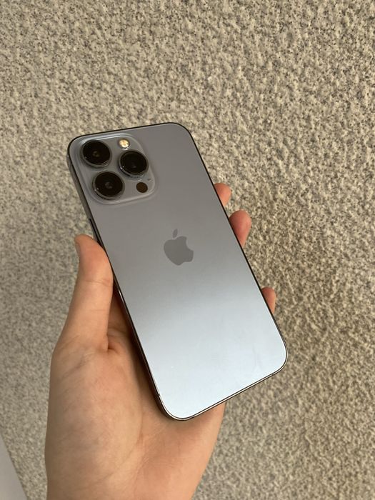 Продам 13 про без коробки