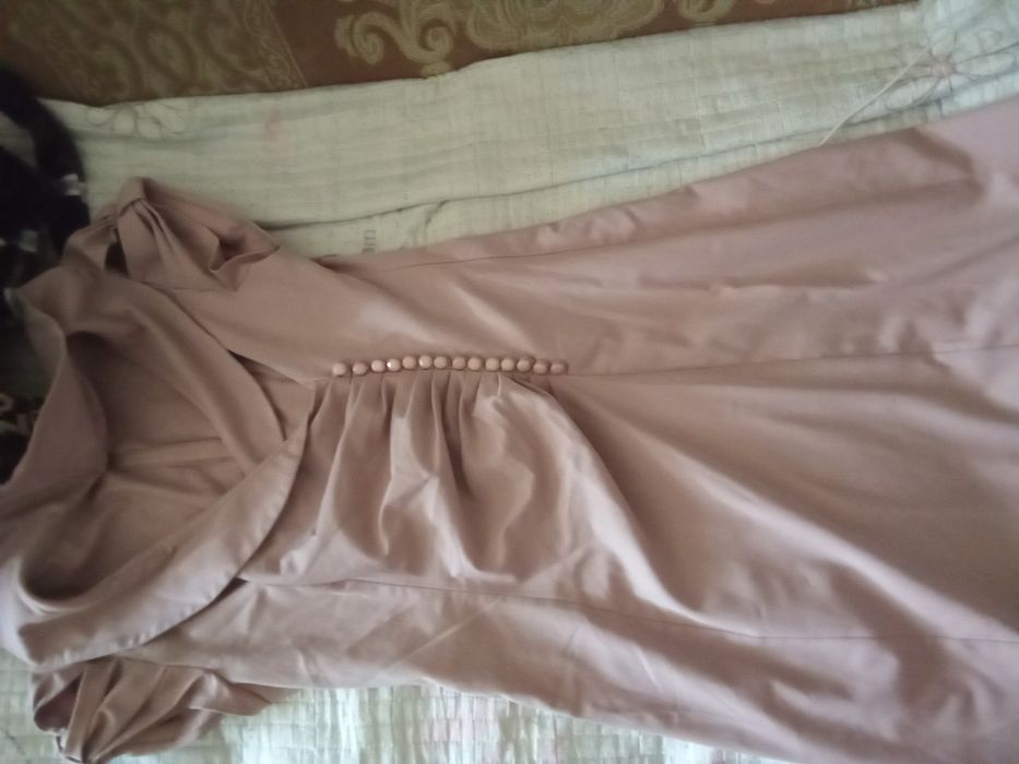 Продам платье женское