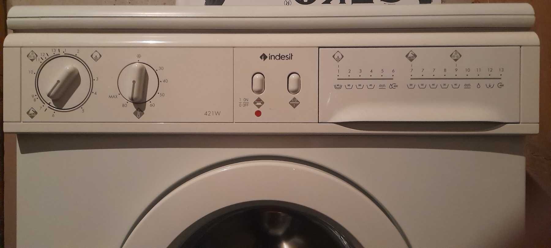 Пералня Indesit.