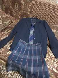 Школьная форма 40 размера , юбка, пиджак, галстук