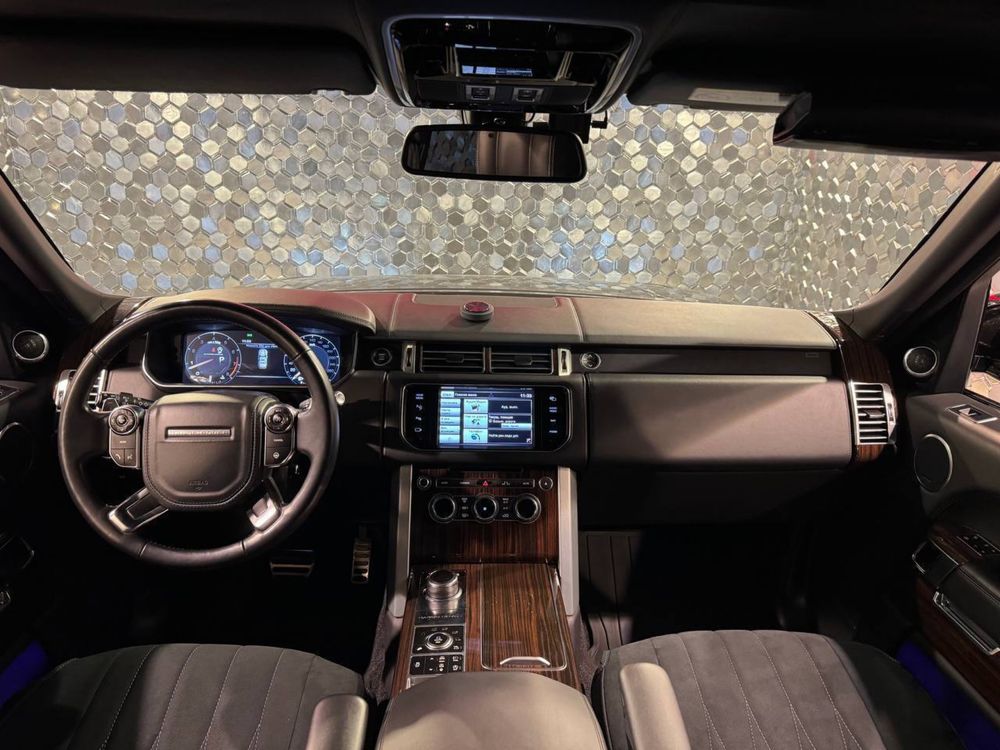 Автомобиль Land Rover Range Rover Voque Supercharged