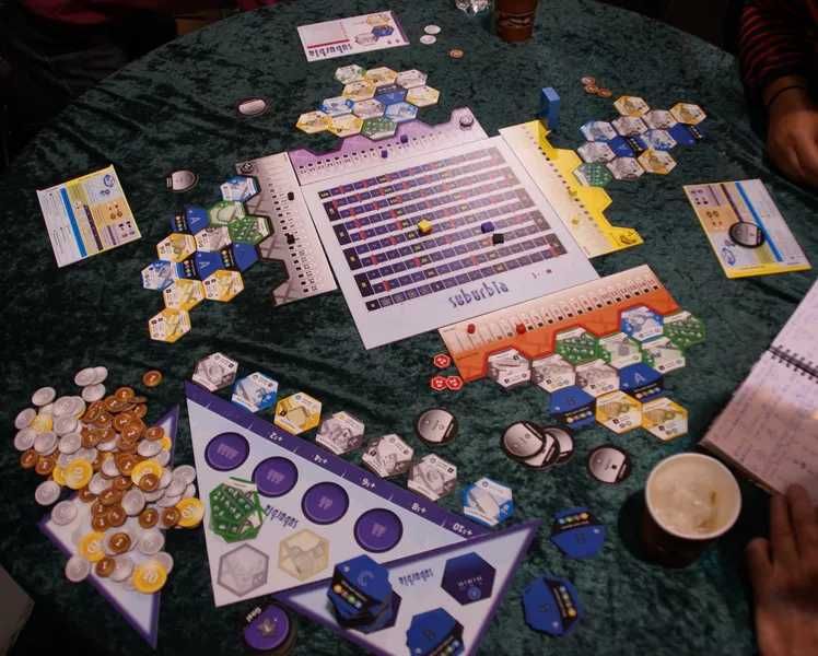 Suburbia joc de societate, board game, boardgame