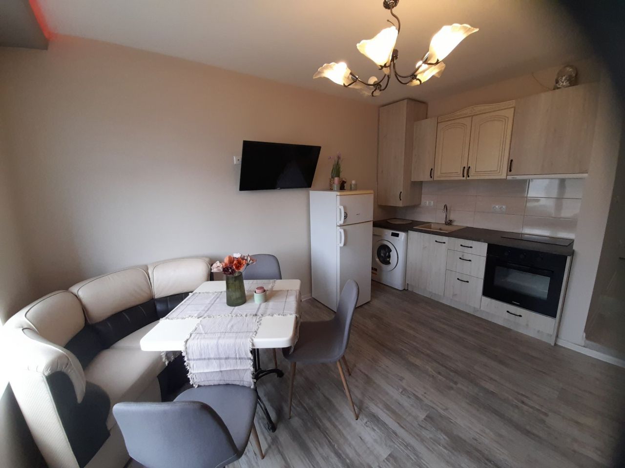 Продава се Едностаен апартамент в Габрово, Младост - 29 кв.м за 1276 €/кв.м - Снимка #1