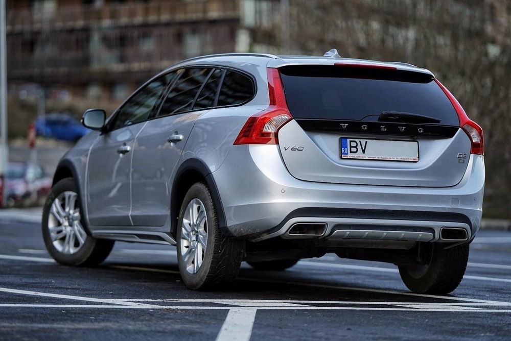 VOLVO V 60 cross country.E6