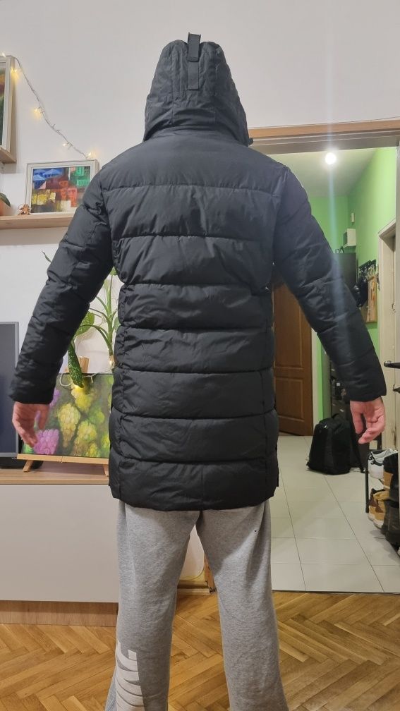 Чисто ново. Мъжко зимно яке. Дебело за студено време.