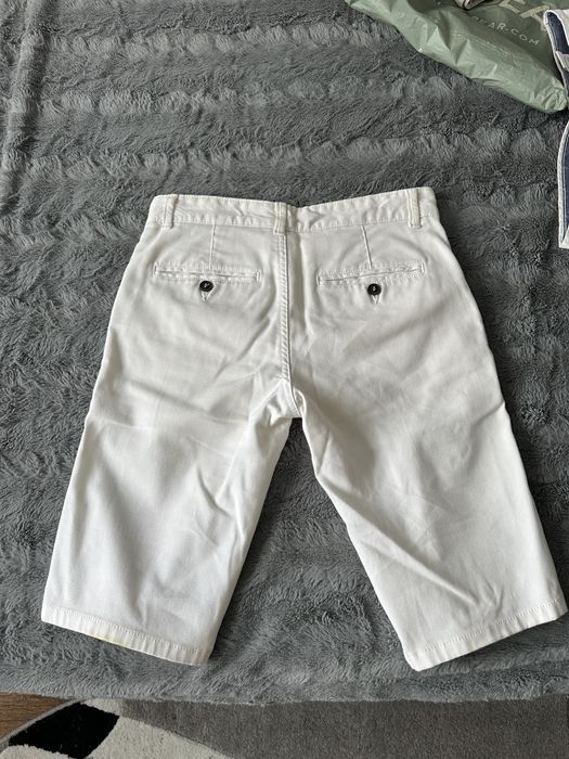 Pantaloni scurți in bărbătești albi