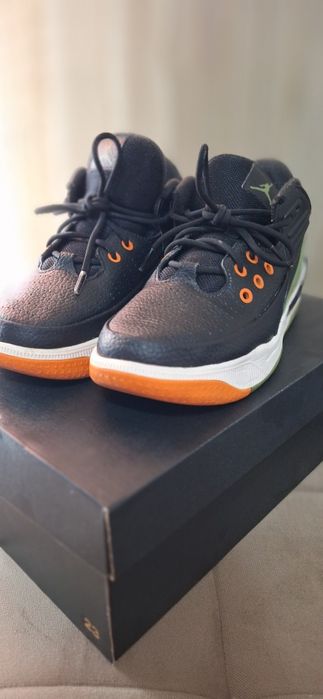 Adidasi Jordan Max AURA 5 (GS)