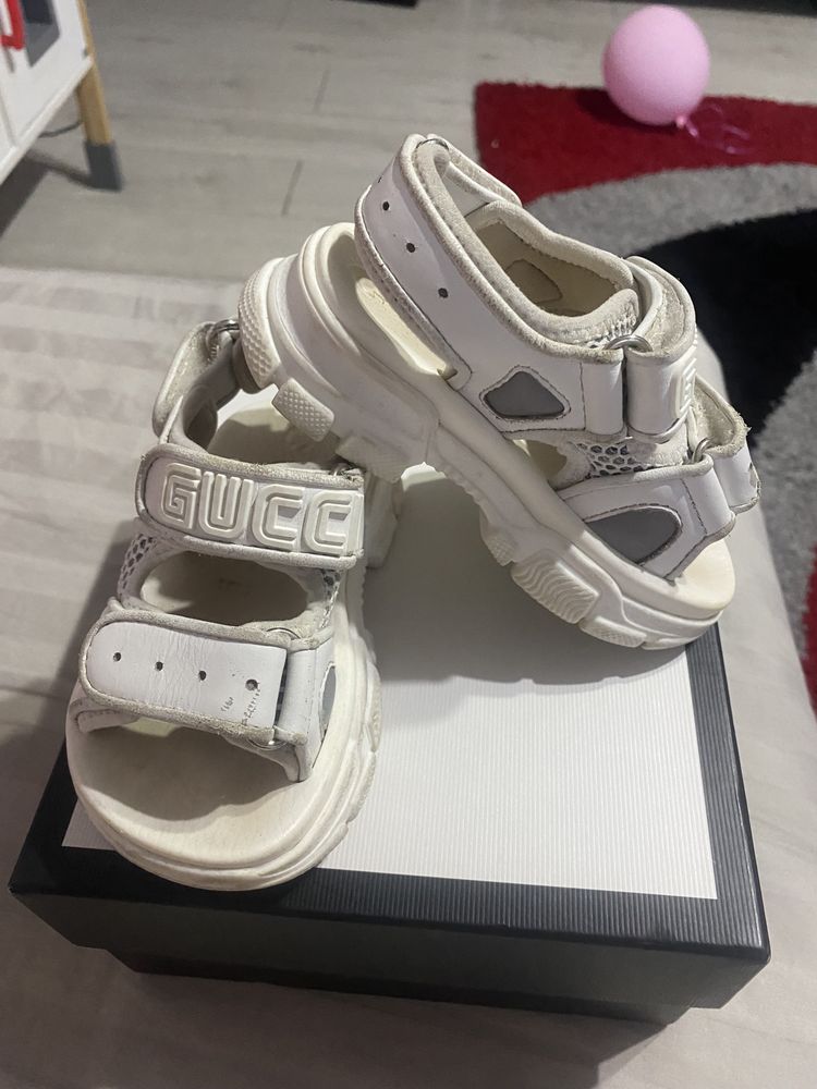 Gucci baby sandale