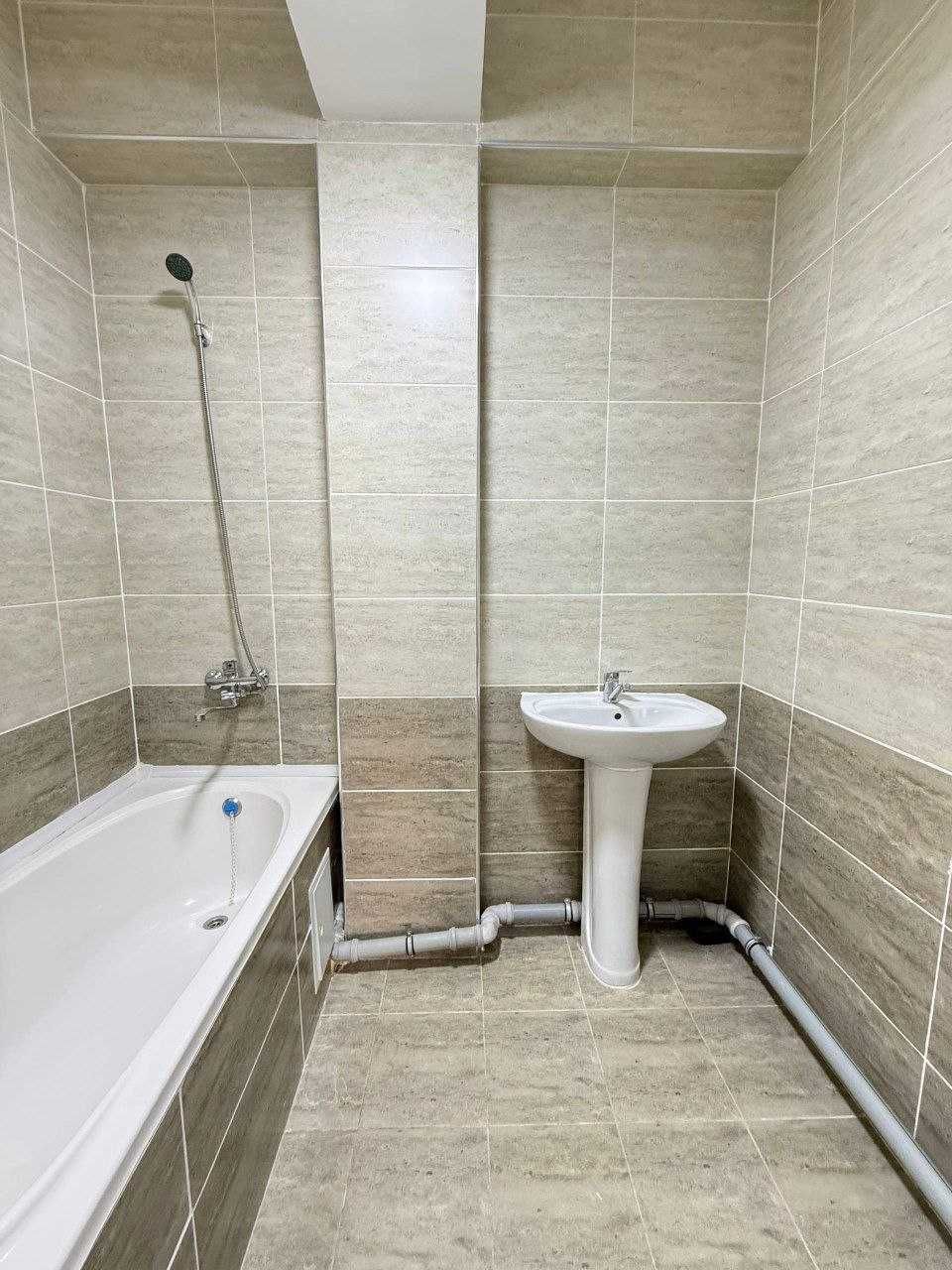 V1518 ПРОДАЕТСЯ 2/4/7 на: Юнусабад 18  Ор.р:Перекрёсток сайрам 56м2