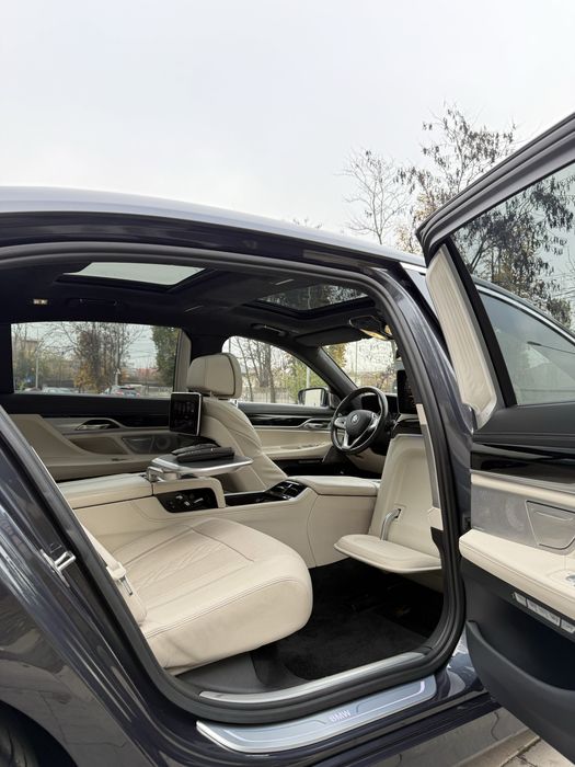 BMW 750LD 2017 individual 4 locuri SKY LOUNGE